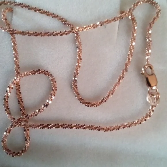 Elegant 14kt.Rose Gold Necklace - Picture 2 of 4